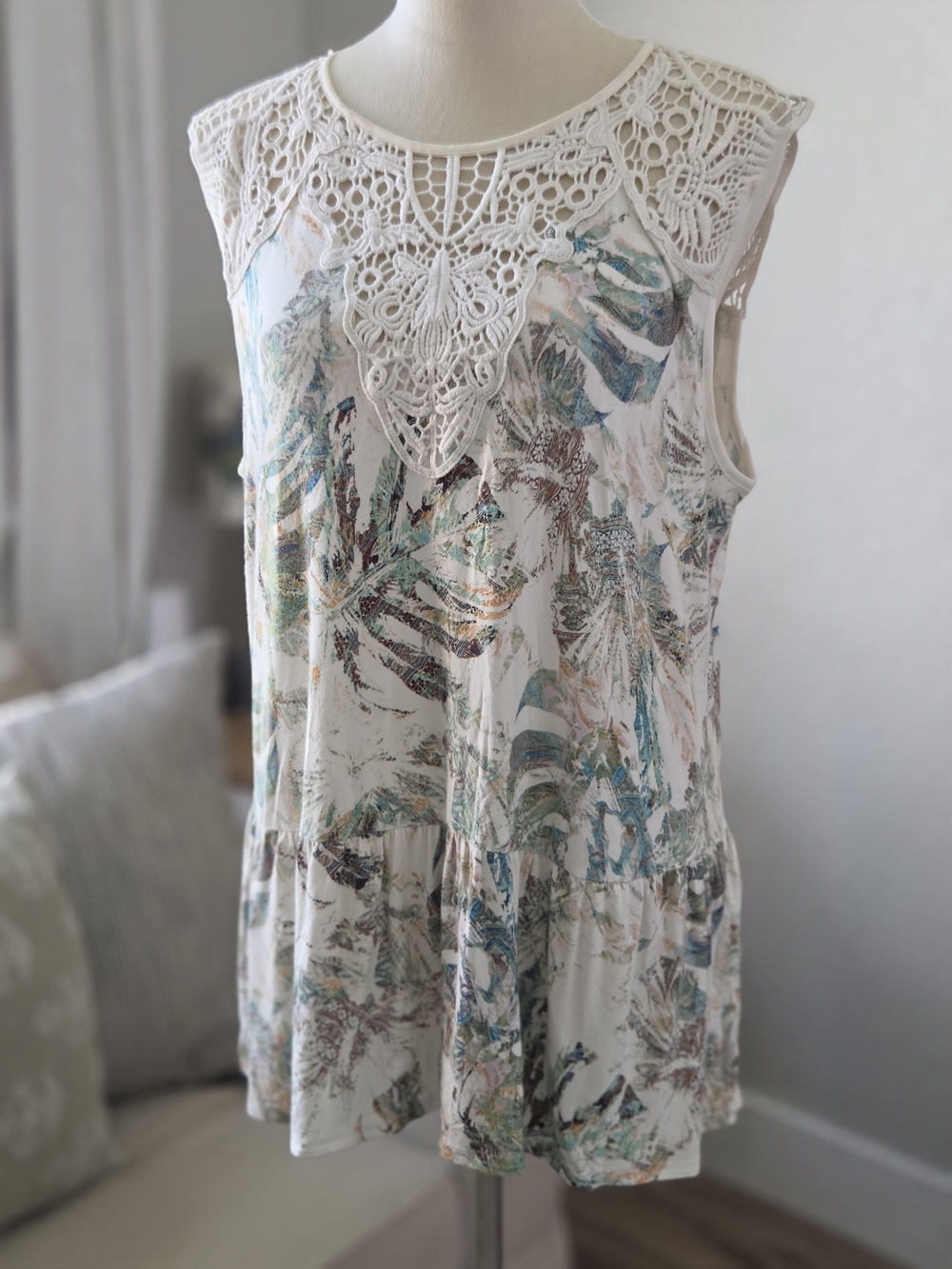 Anthropologie Cream Crochet Yoke Tropical Leaf Camisole
